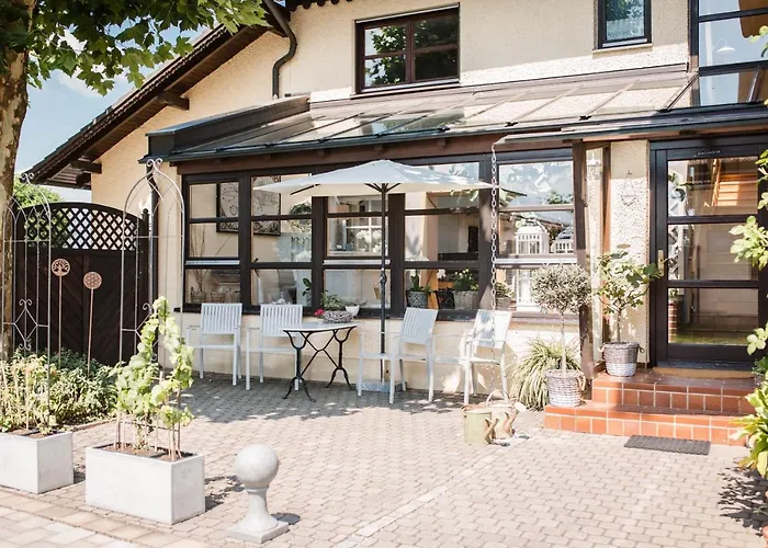 Гостьовий будинок Gaestehaus Chalet-perle