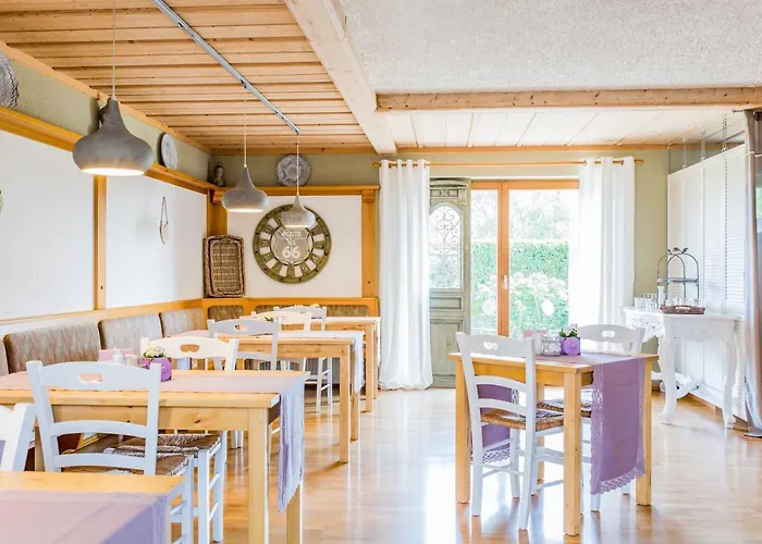 Gaestehaus Chalet-perle Pensión Bad Füssing